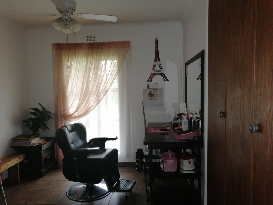 3 Bedroom Property for Sale in Geelhoutpark North West